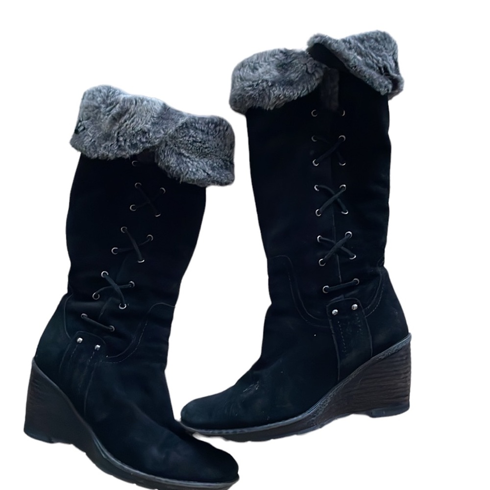 Aquatalia knee-high, wedge, suede boots with plush faux fur lining size 7.5